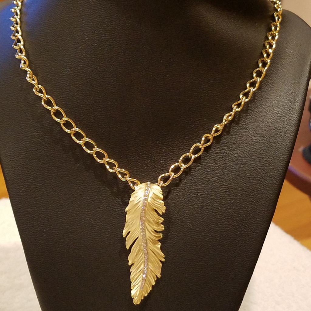 Necklace W/Feather Pendant